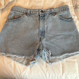 Vintage Levi’s shorts size 28